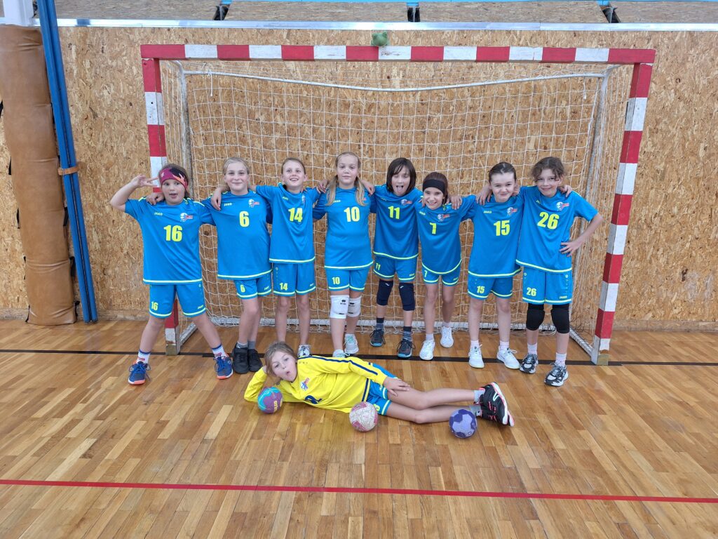 Minižákyně  poprvé na velké házené na Astra Cupu 2024 v Praze!