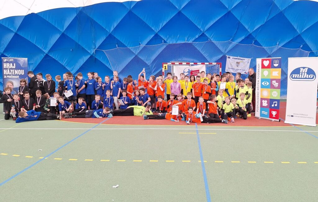 Poděbradská školní liga miniházené zná své vítěze! Ve 2. jarním kole padlo neuvěřitelných 344 branek!