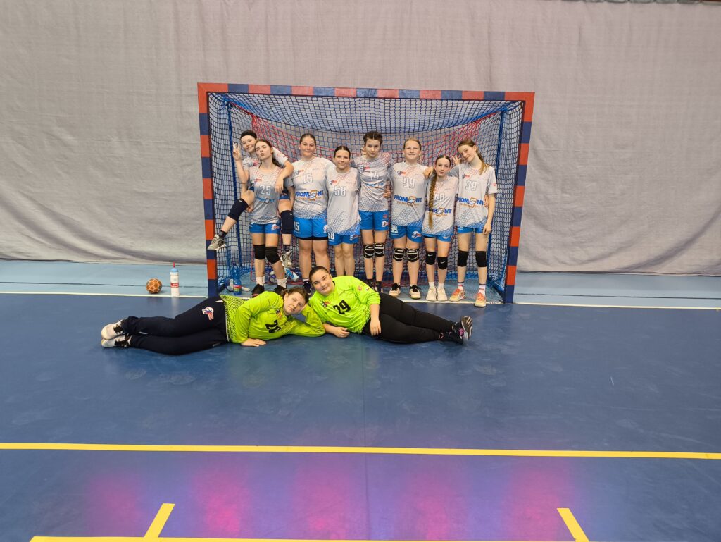 Mladší žákyně čelily favoritům ligy. V Hostivici bojovaly s přehnaným respektem