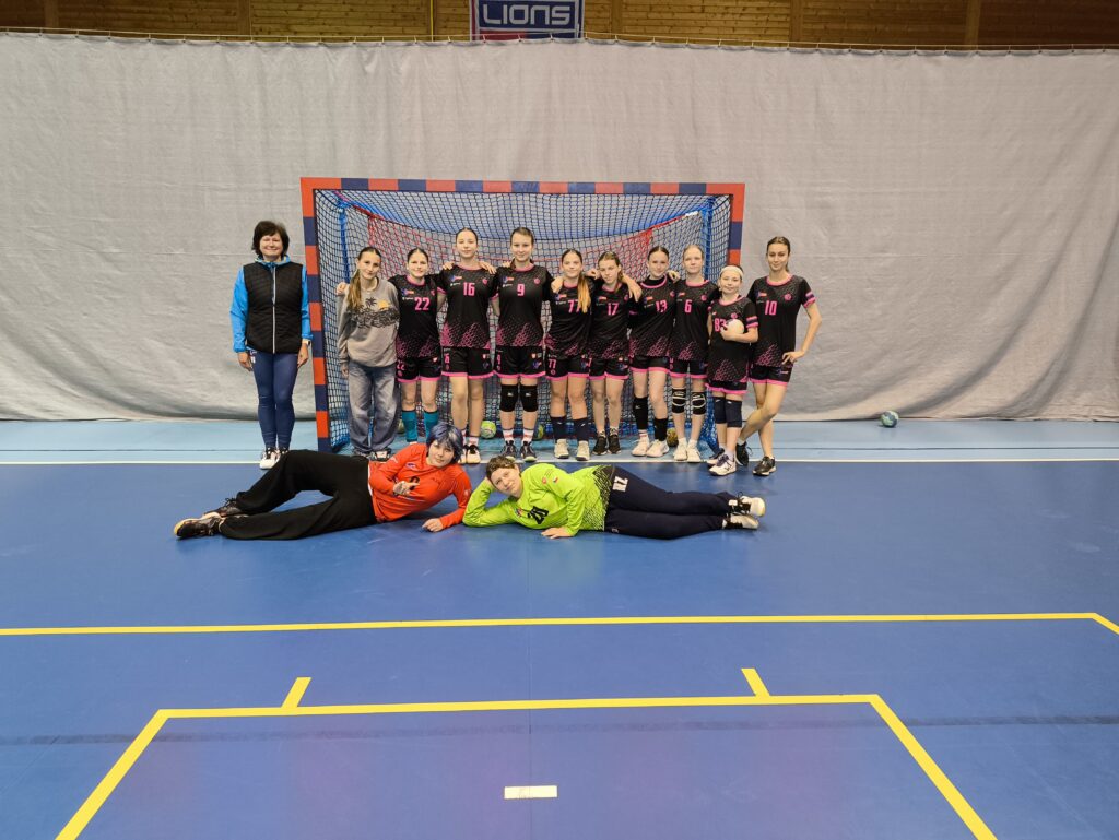 Starší žákyně Házené Poděbrady zakončily sezónu ve Středočeské lize na vynikajícím 3. místě