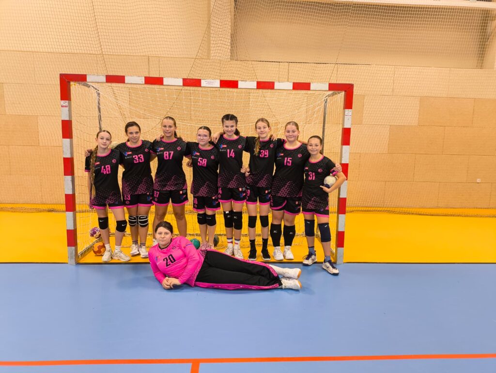 Starší žákyně Házené Poděbrady bojovaly v Kutné Hoře