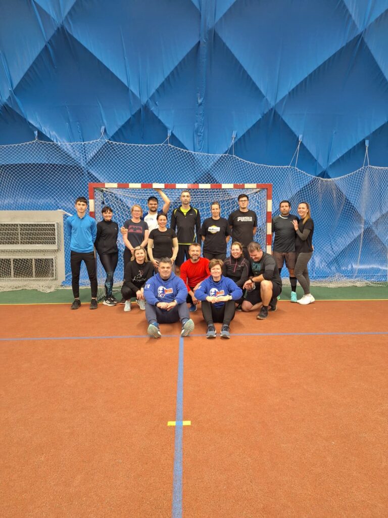 Fitness Handball v Poděbradech: Házená pro dospělé plná energie, zábavy a přátelské atmosféry