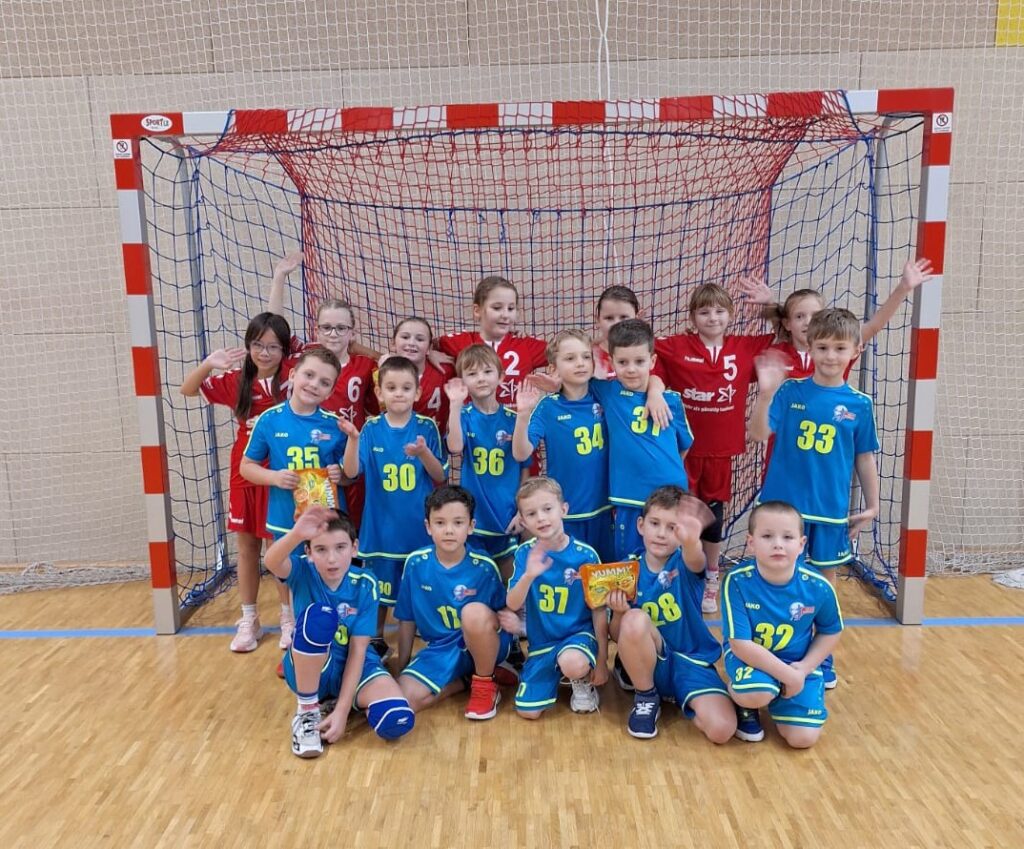 Domácí turnaj přípravek v Poděbradech: házenkářské nadšení, premiéry nováčků a skvělá atmosféra