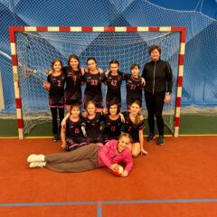 Mladší žákyně Poděbrad zažily emotivní domácí kolo. Proti Mělníku jasná jízda, s Hostivicemi statečný boj až do poslední sekundy