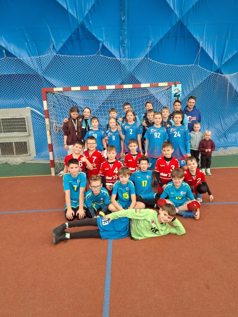 Podzim uzavřen doma. Tři týmy Poděbrad zvládly poslední kolo proti osmi soupeřům a potvrdily rostoucí výkonnost