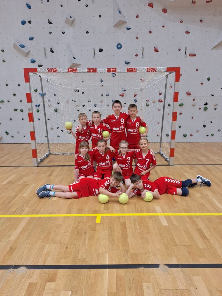 Přípravka Házené Poděbrady předvedla v Kolíně rychlou a bojovnou miniházenou